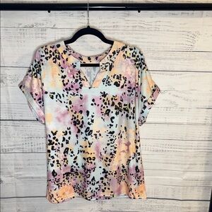 NWOT Women's Pastel Leopard Print V-Neck Top - Multicolor